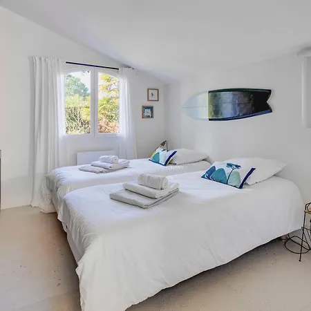 Avec Piscine Chauffee, Jardin Exotique, Au Calme Proche Plages Et Commerces, - Fr-1-791-17