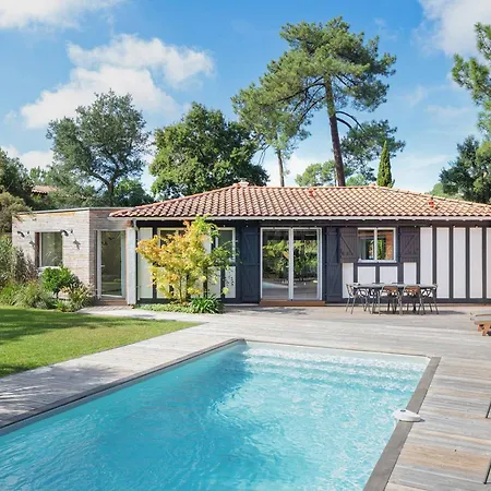 Villa Avec Piscine Chauffee, Jardin Exotique, Au Calme Proche Plages Et Commerces, - Fr-1-791-17